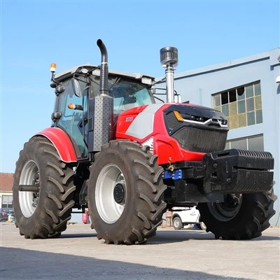 Traktor s dizelskim motorom od 220 KS